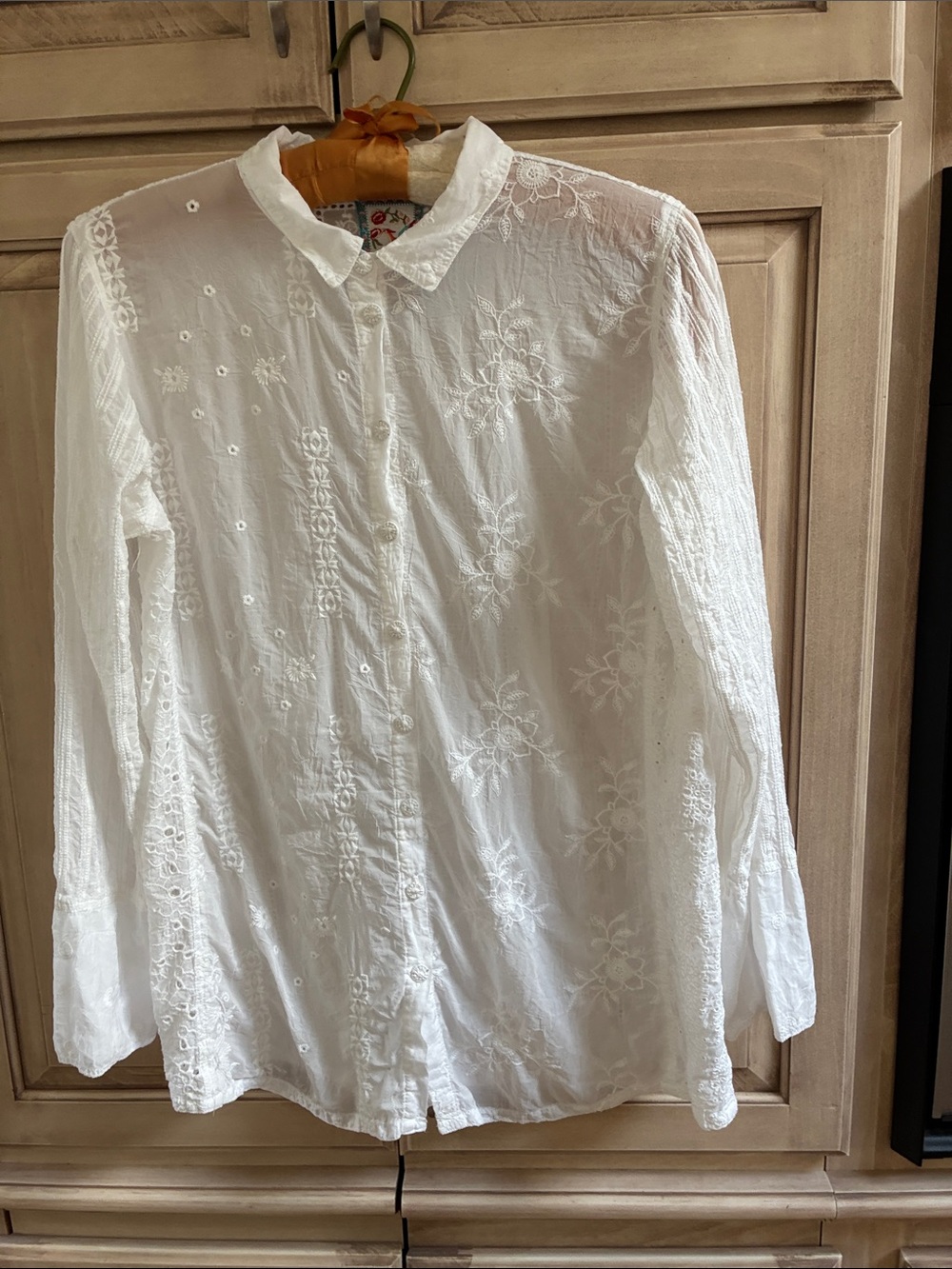 Johnny Was White Embroidered Button-Down Blouse sz S
